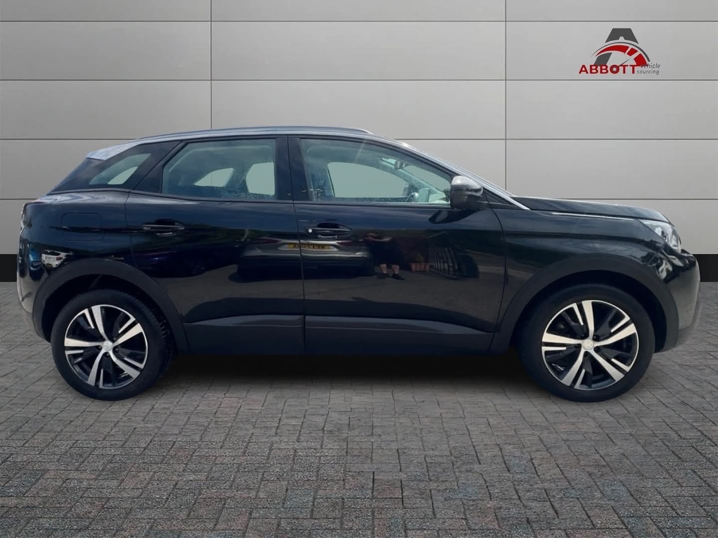 2019 Peugeot 3008 1.5 BlueHDi Active, exterior view 3