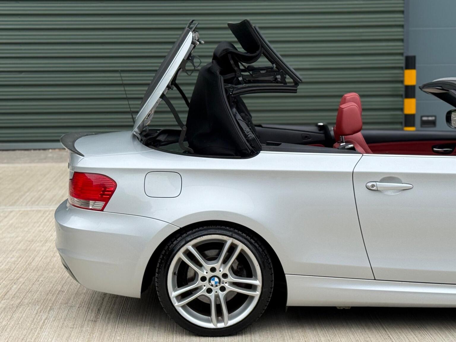 2010 BMW 1 SERIES 2.0 118i M Sport Euro 5 2dr, exterior view 2