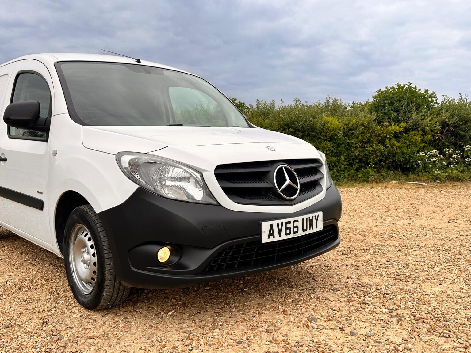 2016 Mercedes-Benz CITAN 1.5 109 CDI BlueEfficiency L2 Euro 6 (s/s) 5dr, exterior view 3