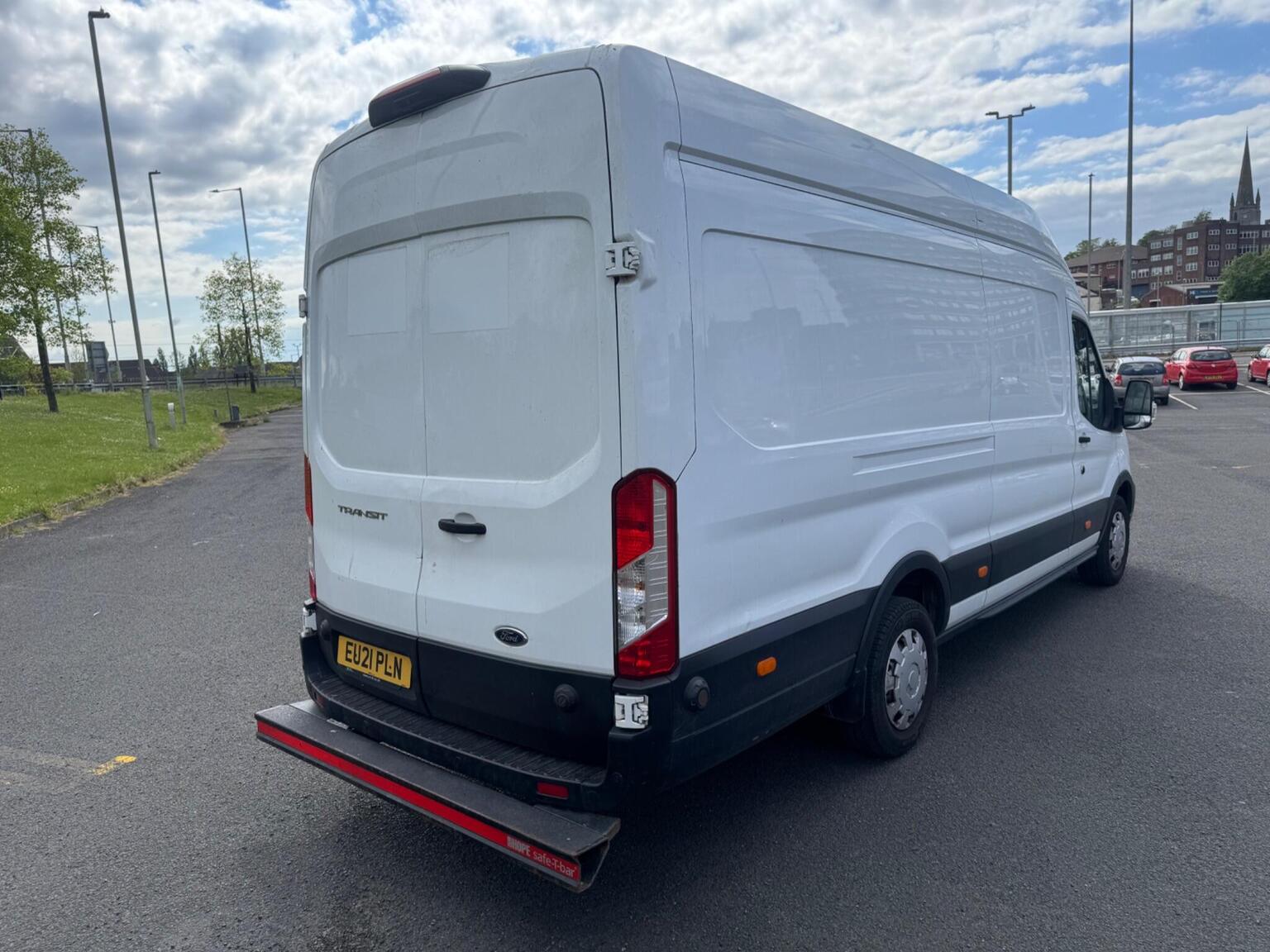 2021 Ford TRANSIT 2.0 350 EcoBlue Leader RWD L4 H3 Euro 6 (s/s) 5dr, exterior view 4