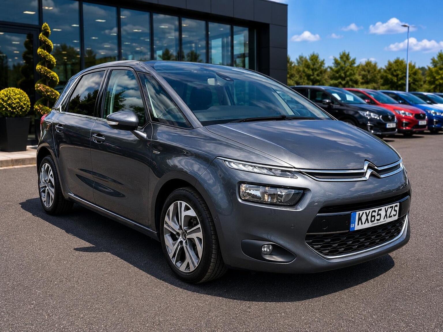 2015 Citroen C4 PICASSO 1.6 e-HDi Exclusive Euro 5 (s/s) 5dr, exterior view 3