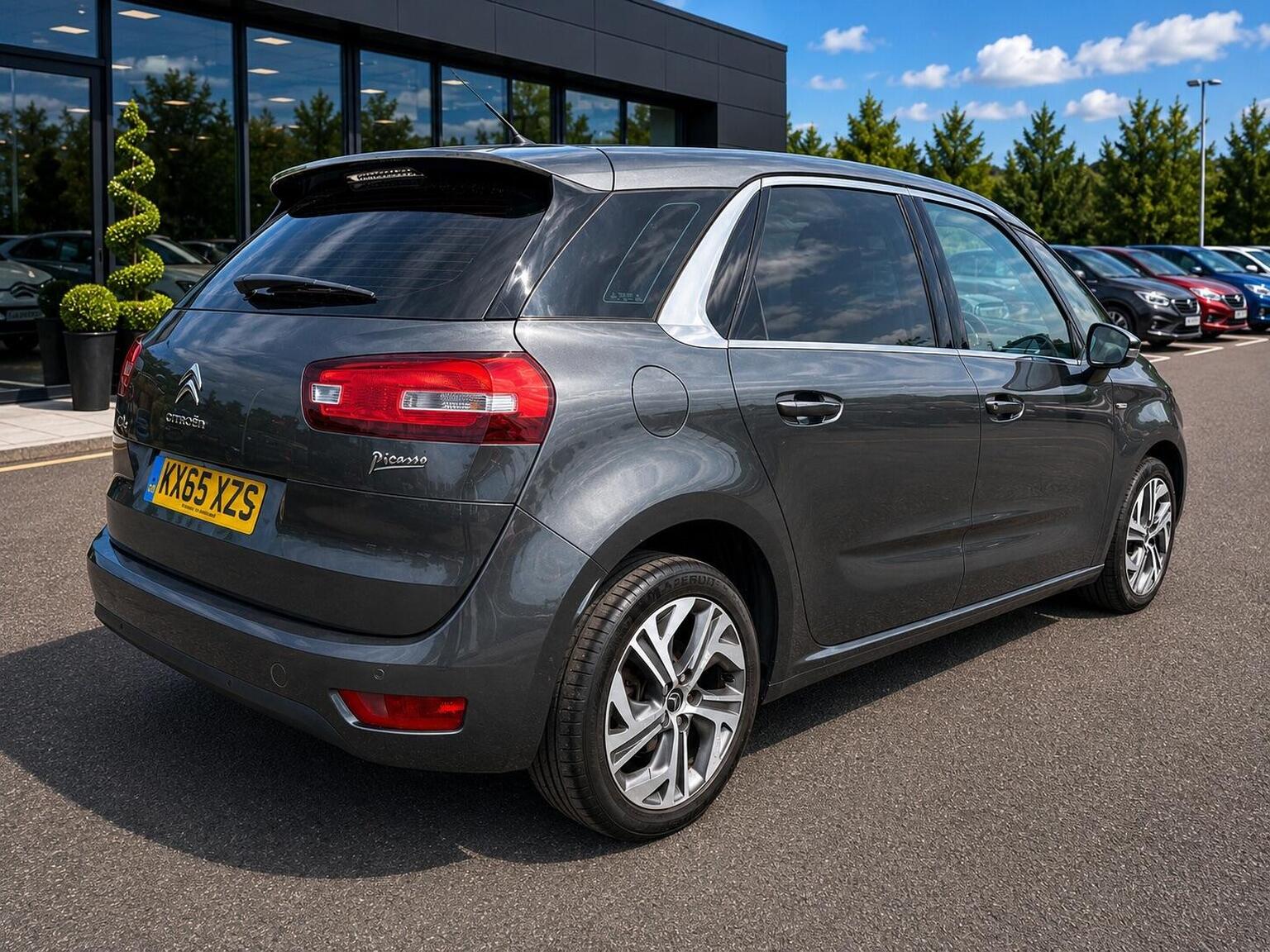 2015 Citroen C4 PICASSO 1.6 e-HDi Exclusive Euro 5 (s/s) 5dr, exterior view 4