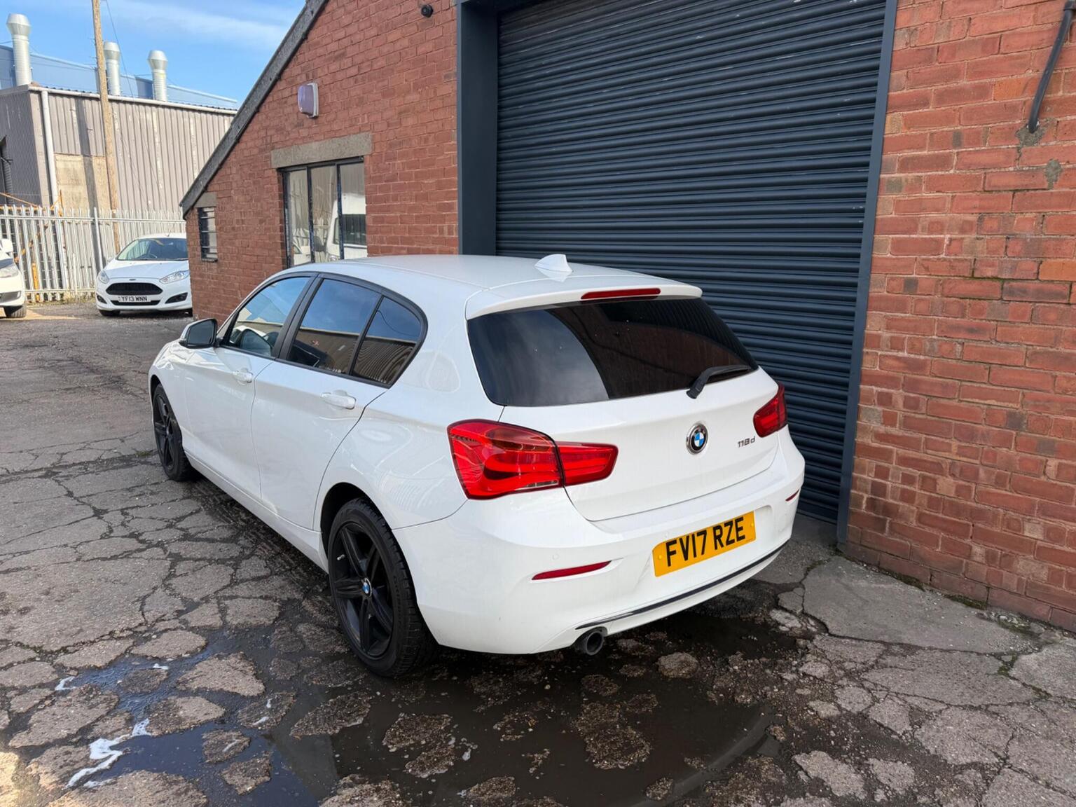 2017 BMW 1 SERIES 2.0 118d Sport Euro 6 (s/s) 5dr, exterior view 4