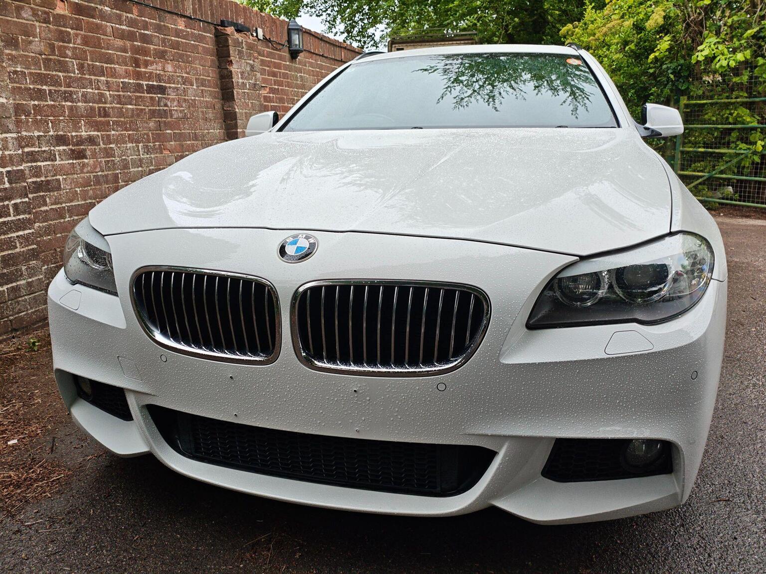 2012 BMW 5 SERIES 3.0 535i M Sport Touring Auto Euro 5 (s/s) 5dr, exterior view 2