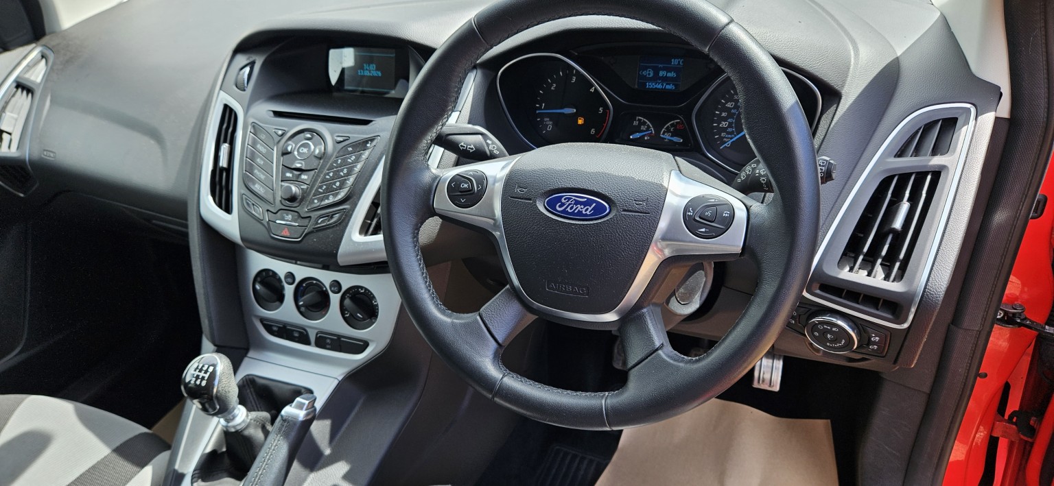 2014 Ford FOCUS 1.6 TDCi Zetec S, exterior view 2