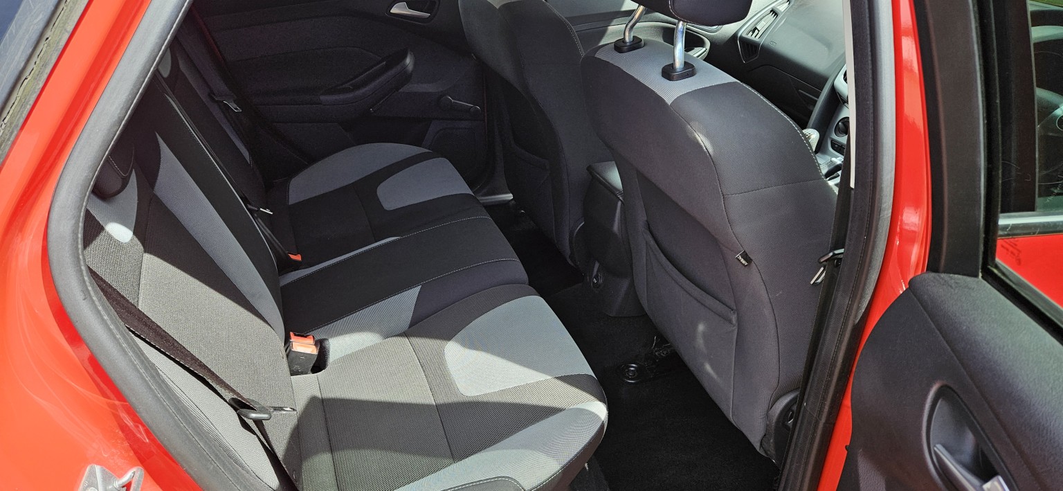 2014 Ford FOCUS 1.6 TDCi Zetec S, exterior view 4