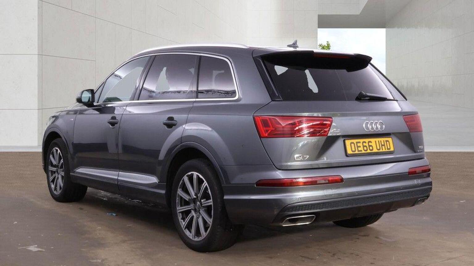 2017 Audi Q7 3.0 TDI V6 S line Tiptronic quattro Euro 6 (s/s) 5dr, exterior view 3