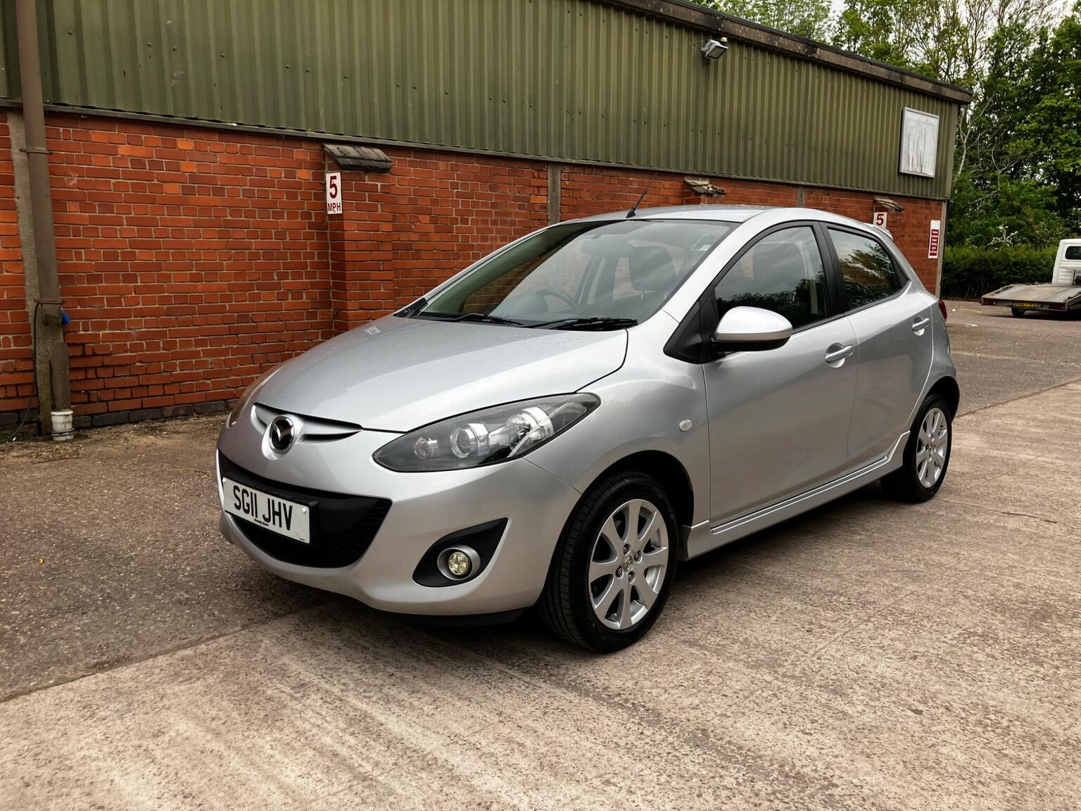2011 Mazda MAZDA2 1.3 Tamura Euro 5 5dr, exterior view 2