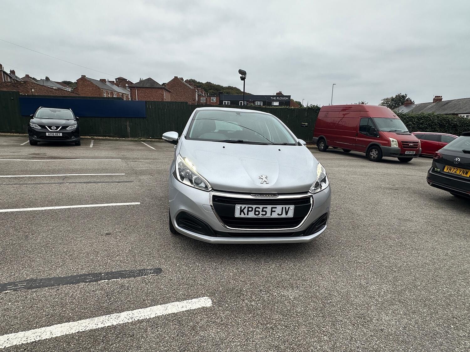 2015 Peugeot 208 1.2 PureTech Active, exterior view 2
