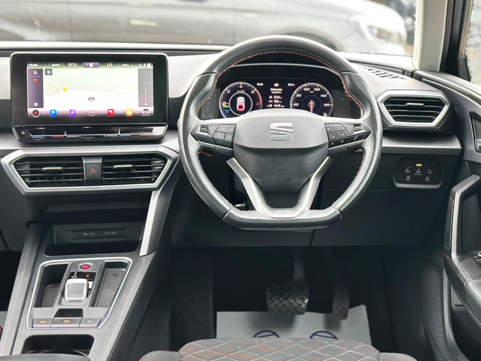 2022 SEAT LEON 1.4 eHybrid 12.8kWh FR DSG Euro 6 (s/s) 5dr, exterior view 2