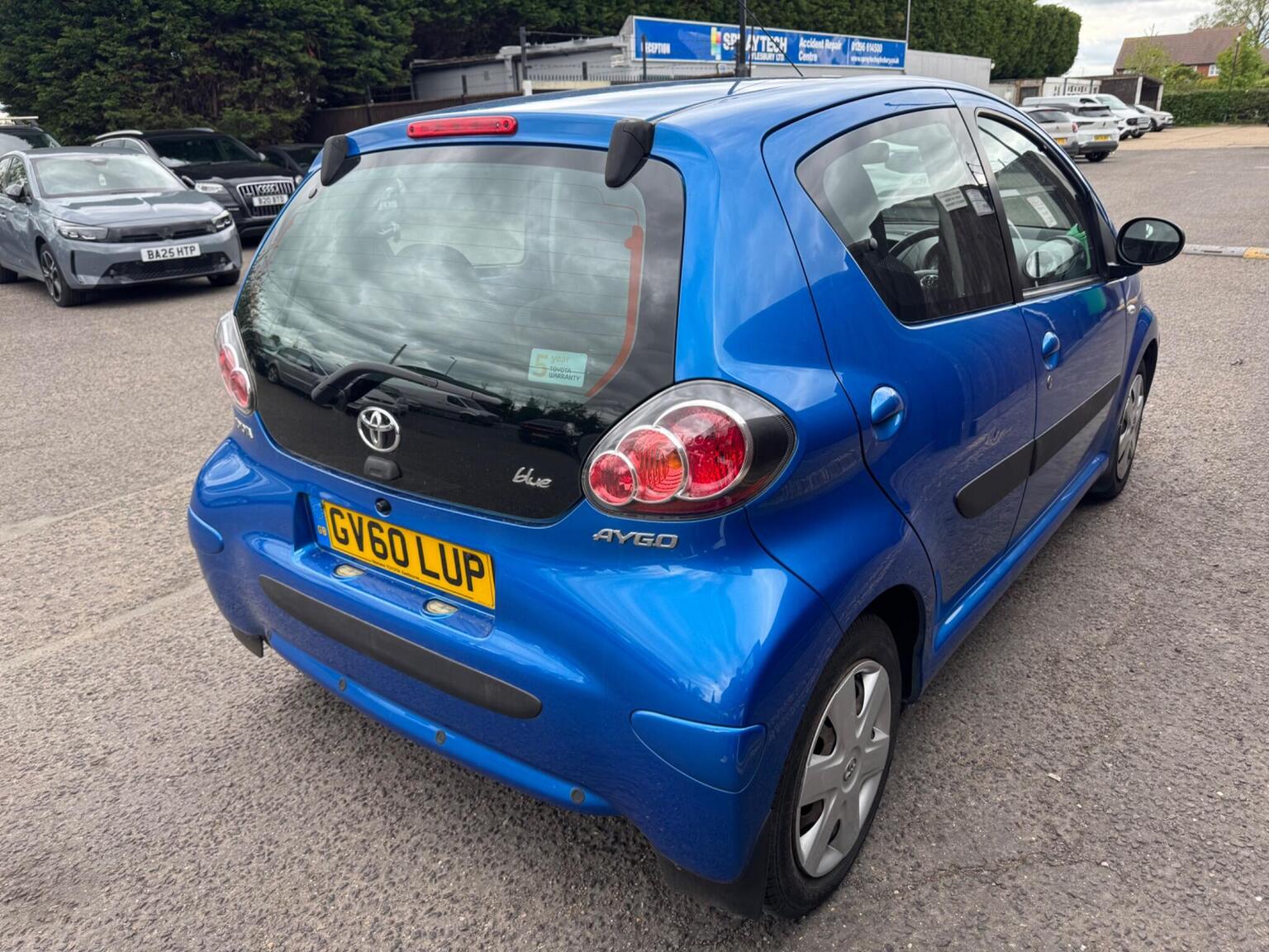 2011 Toyota AYGO 1.0 VVT-i Blue MultiMode Euro 4 5dr, exterior view 2