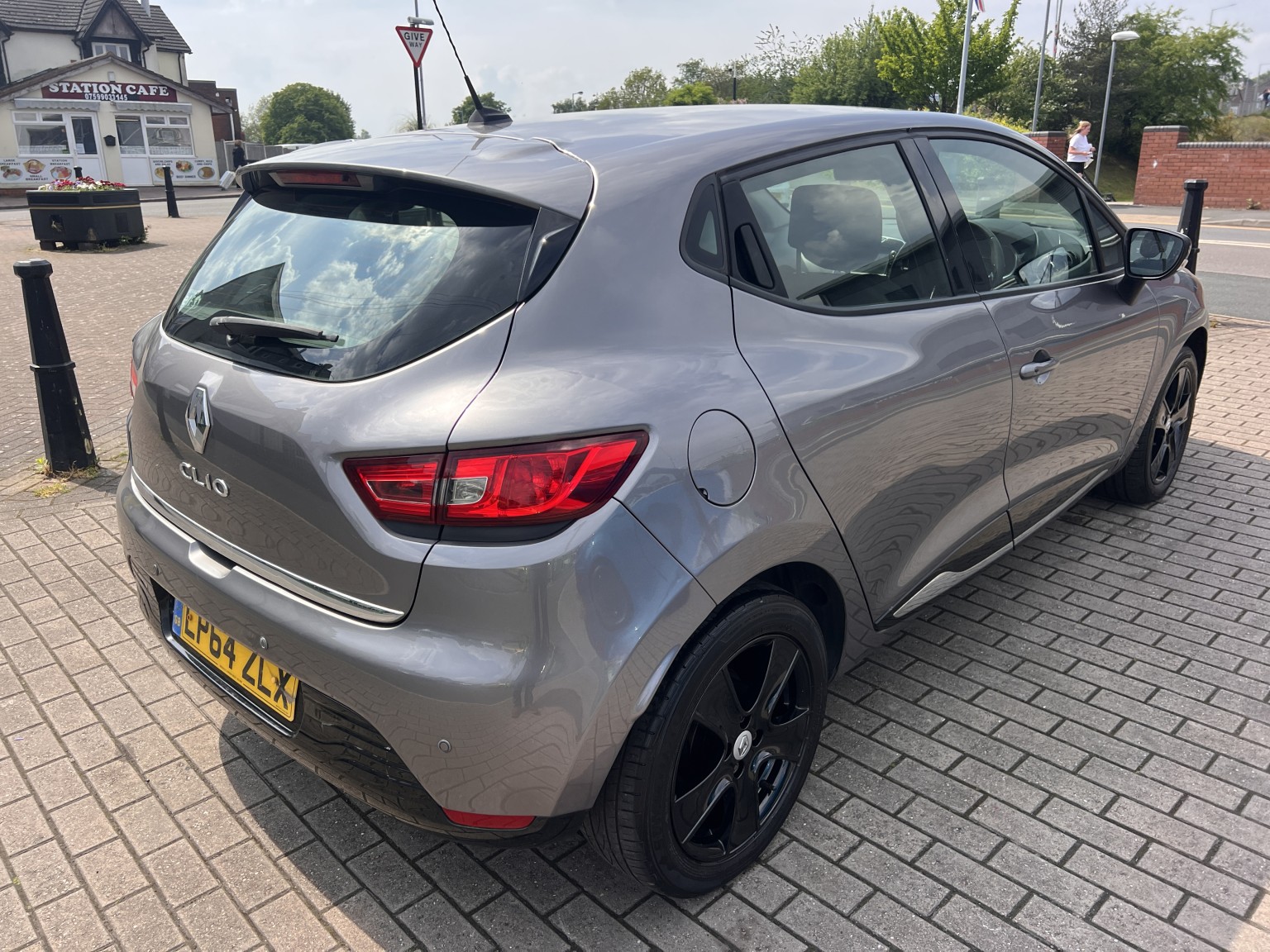 2015 Renault CLIO 1.2 Dynamique MediaNav 1.2 16V 75, exterior view 3