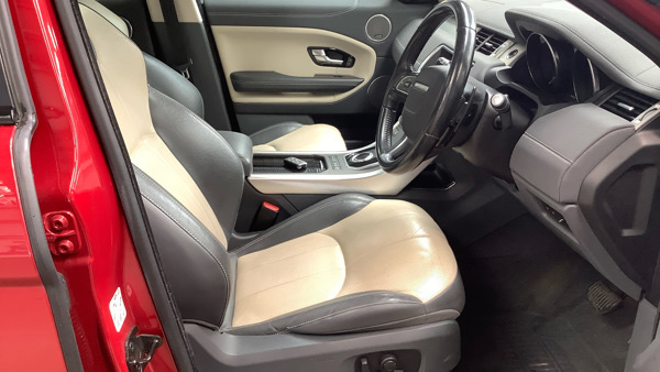 2016 Land Rover Range Rover Evoque TD4 SE TECH, exterior view 2