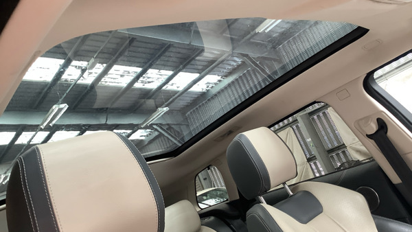 2016 Land Rover Range Rover Evoque TD4 SE TECH, exterior view 3