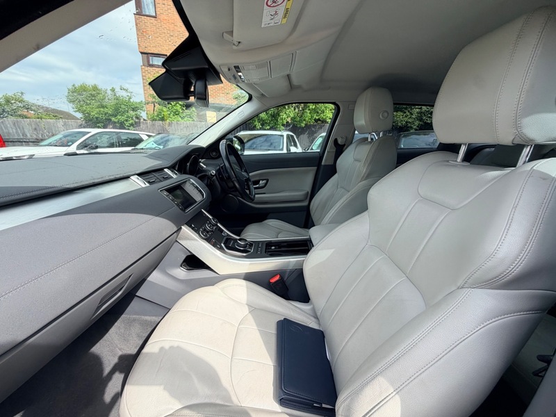2016 Land Rover Range Rover Evoque TD4 SE, exterior view 3