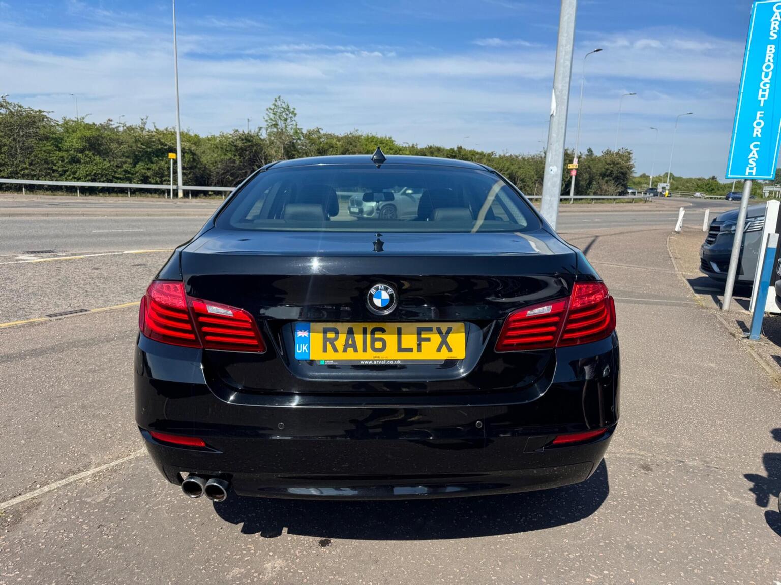 2016 BMW 5 SERIES 2.0 520d SE Auto Euro 6 (s/s) 4dr, exterior view 2