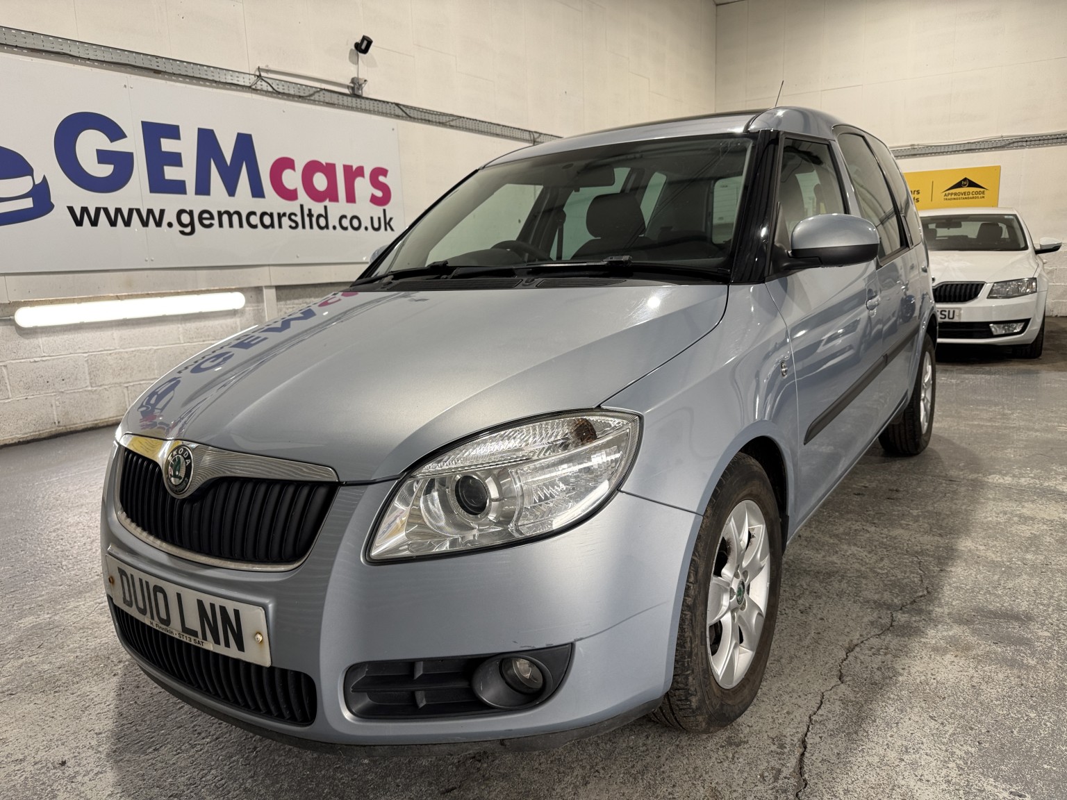 2010 Skoda ROOMSTER 1.9 TDI SE for sale, exterior front view