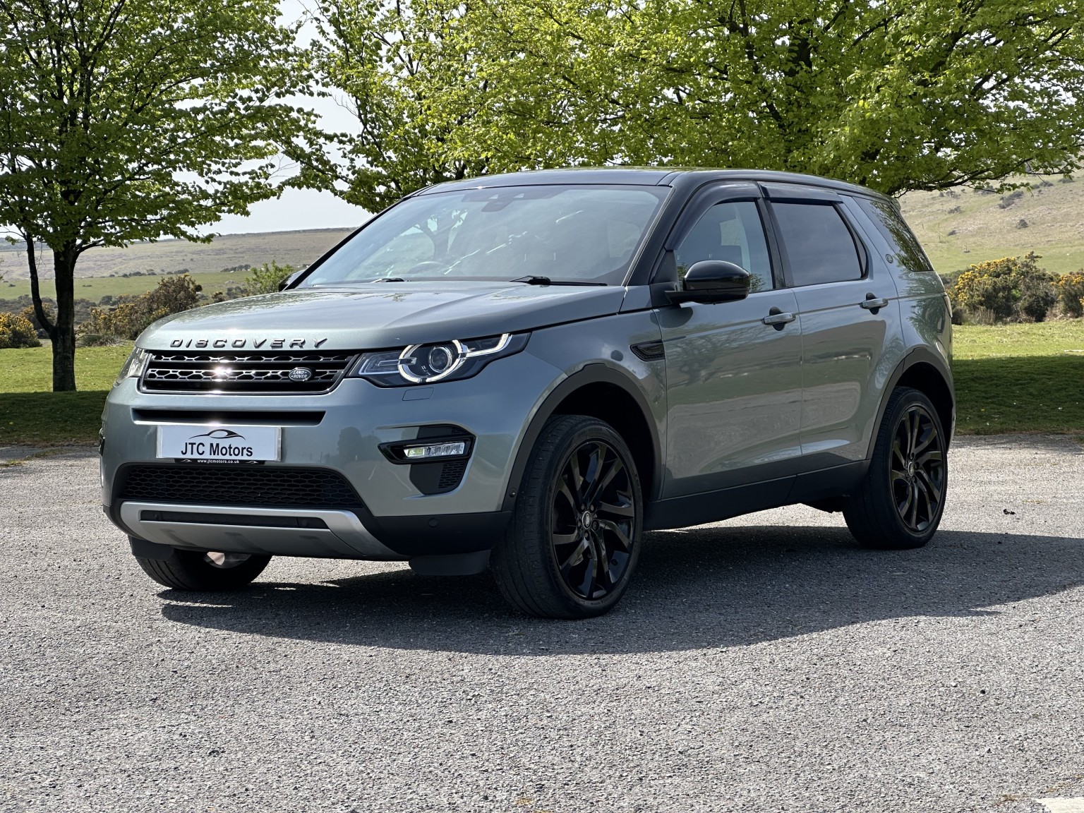 2015 Land Rover DISCOVERY SPORT 2.2 SD4 HSE Luxury 5dr Auto, diesel, black +NOW SOLD, exterior view 2