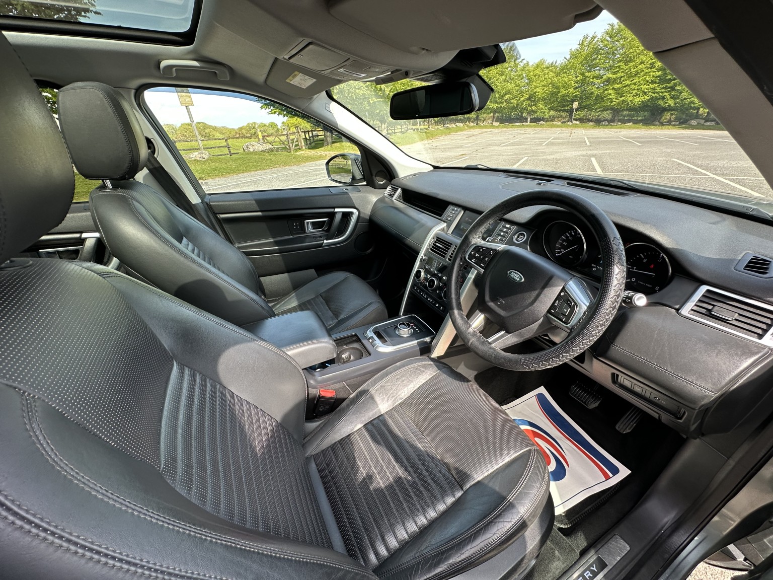 2015 Land Rover DISCOVERY SPORT 2.2 SD4 HSE Luxury 5dr Auto, diesel, black +NOW SOLD, exterior view 4