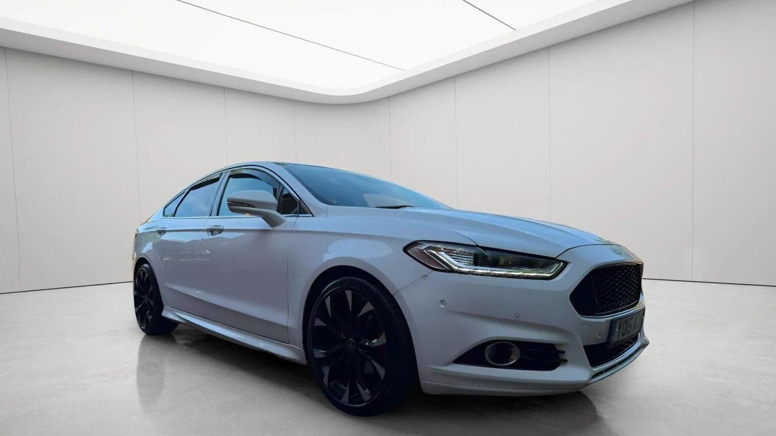 2015 Ford MONDEO 2.0 TDCi Titanium Euro 6 (s/s) 5dr, exterior view 2