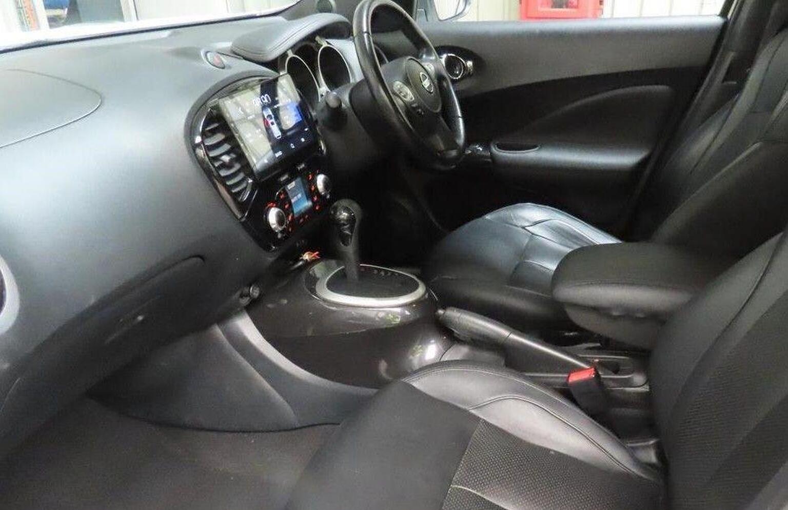 2017 Nissan JUKE 1.6 Tekna XTRON Euro 6 5dr, exterior view 2