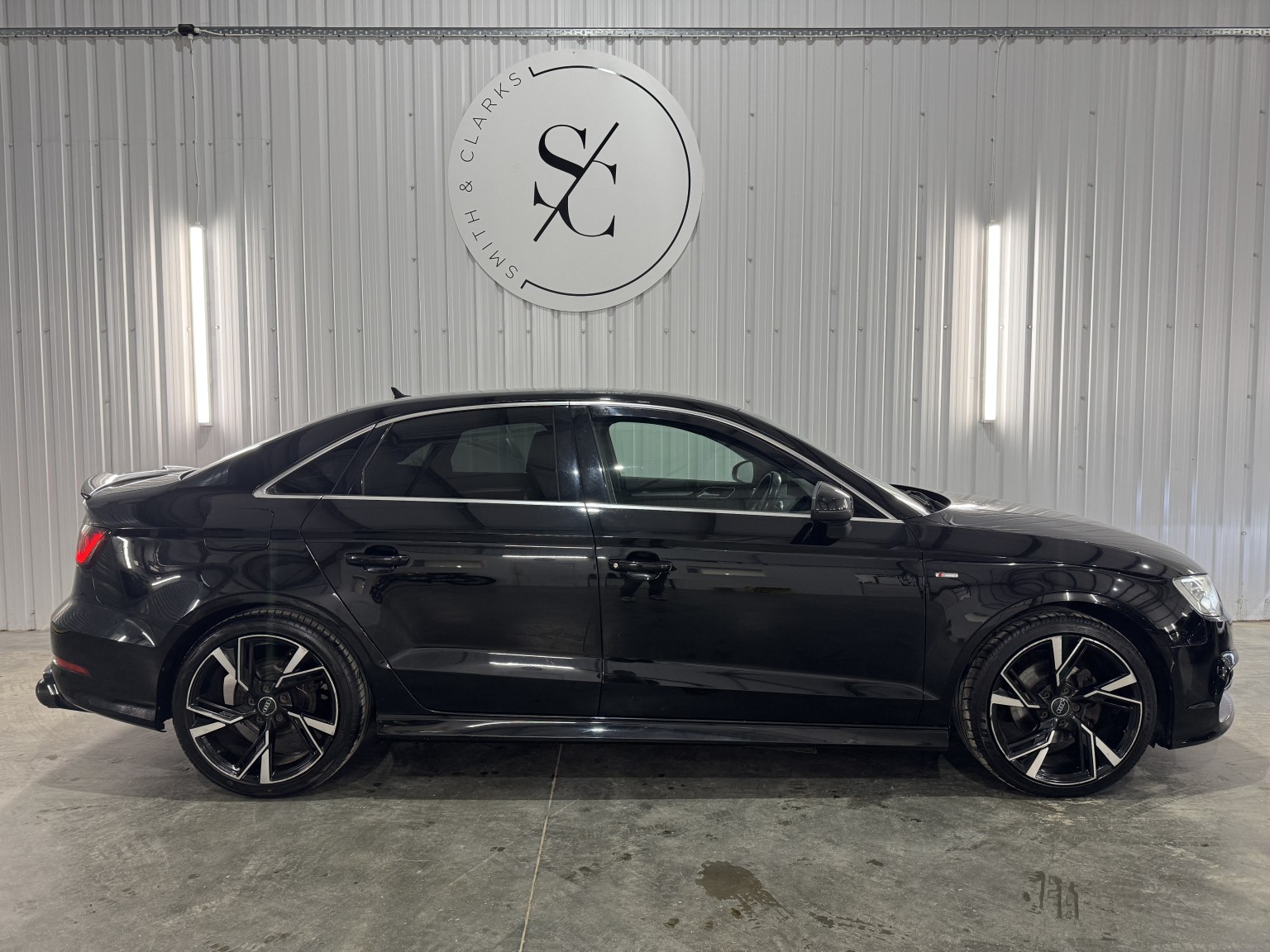 2014 Audi A3 1.6 TDI S line, exterior view 2