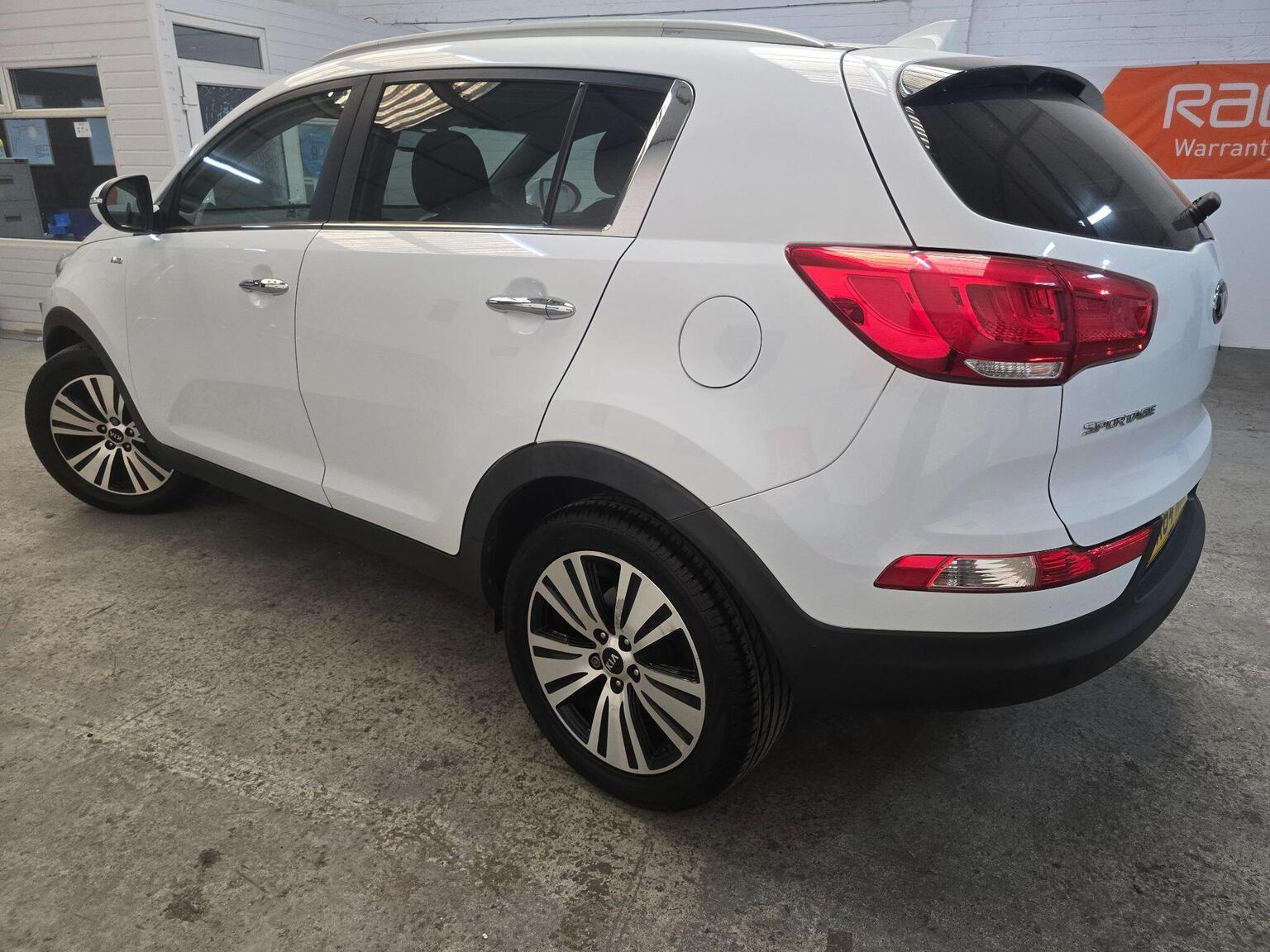 2014 Kia SPORTAGE 2.0 CRDi KX-4 Auto AWD Euro 5 5dr, exterior view 4