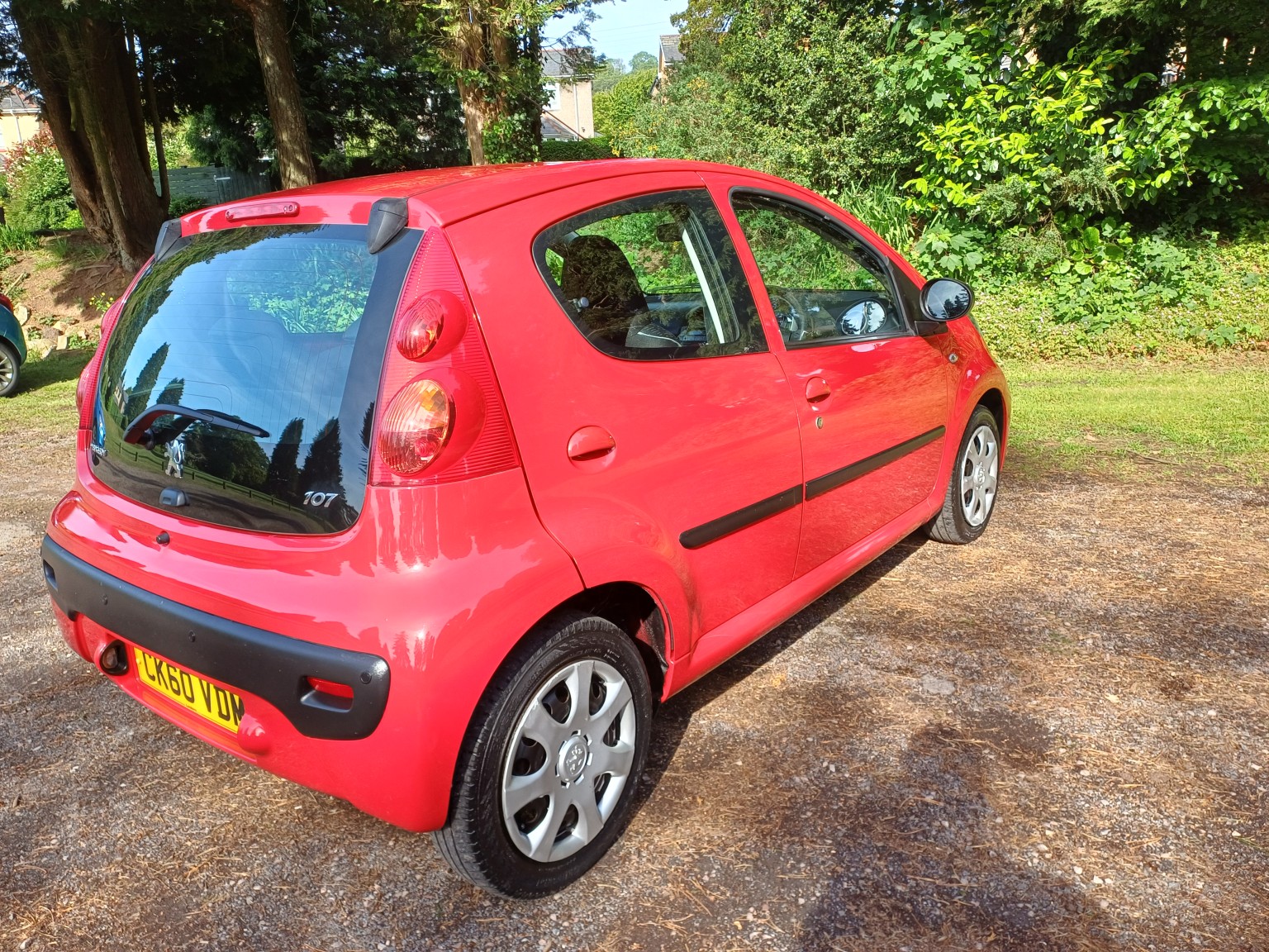 2010 Peugeot 107 1.0 12V Urban, exterior view 3