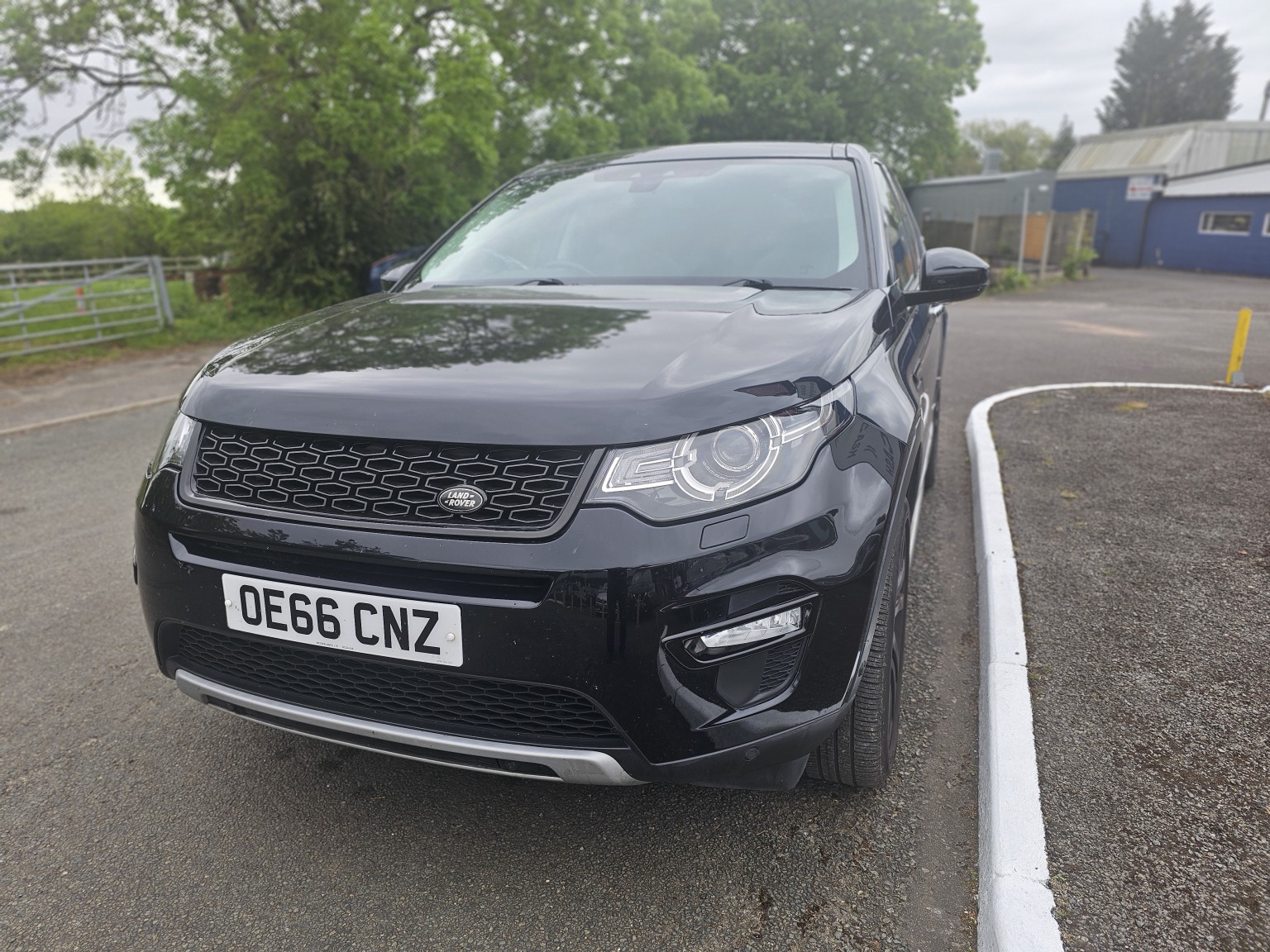 2016 Land Rover DISCOVERY SPORT 2.0 TD4 HSE Luxury, exterior view 4