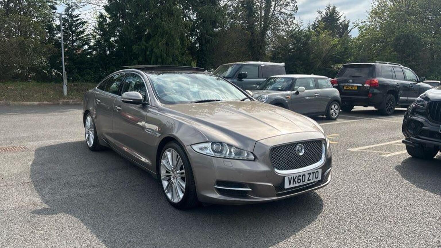 2010 Jaguar XJ 5.0 V8 Portfolio Auto Euro 5 4dr for sale, exterior front view