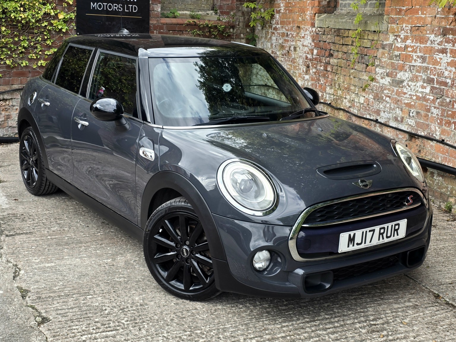 2017 MINI HATCH 2.0 5-Door Hatch Cooper SD, exterior view 3