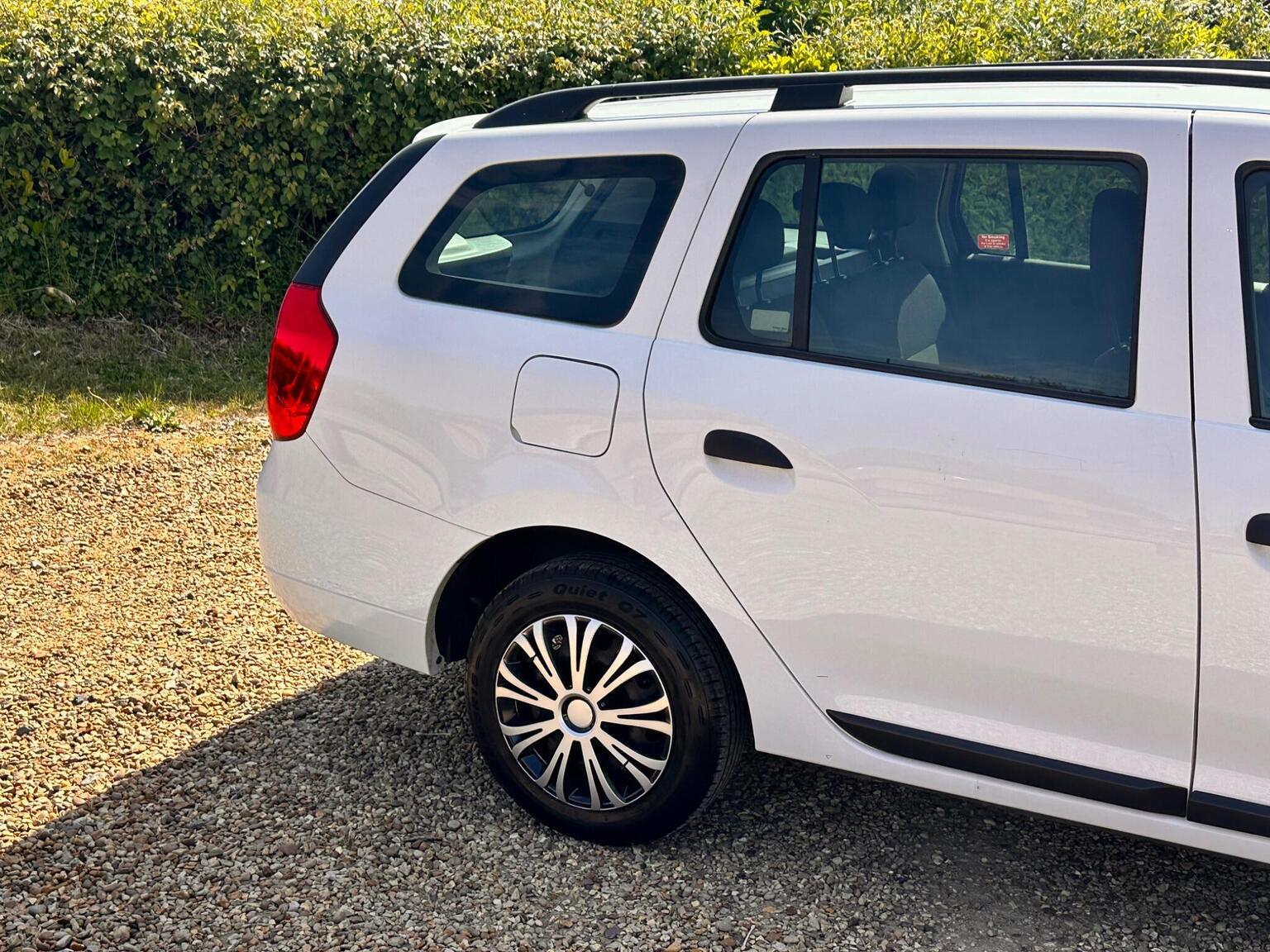 2017 Dacia LOGAN MCV 1.5 dCi Ambiance Euro 6 (s/s) 5dr, exterior view 2