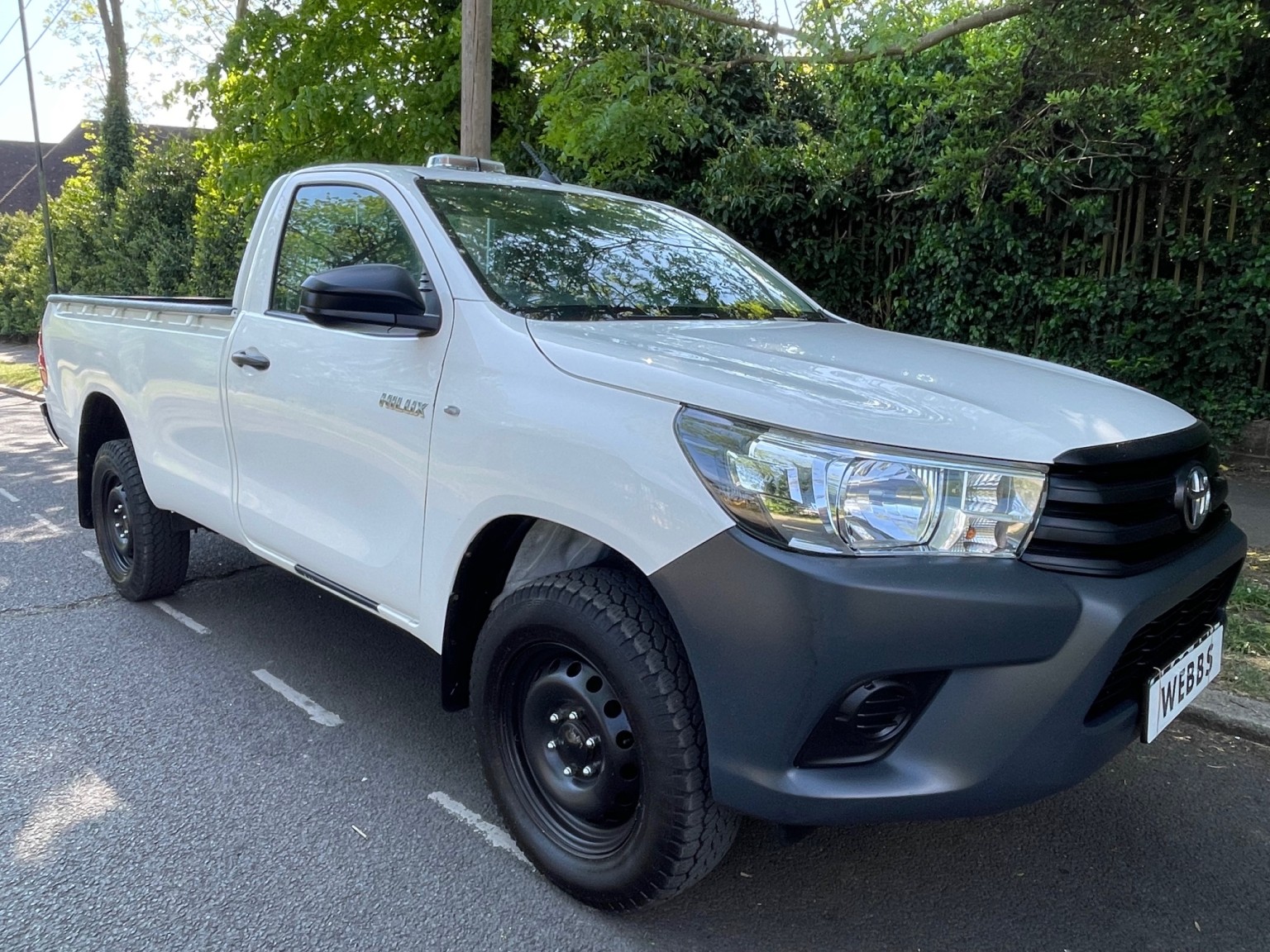 2020 Toyota HILUX 2.4 D-4D Active, exterior view 4