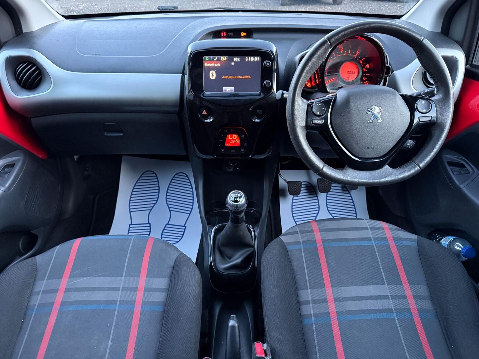 2014 Peugeot 108 1.2 PureTech Allure Top! Euro 6 5dr, exterior view 3