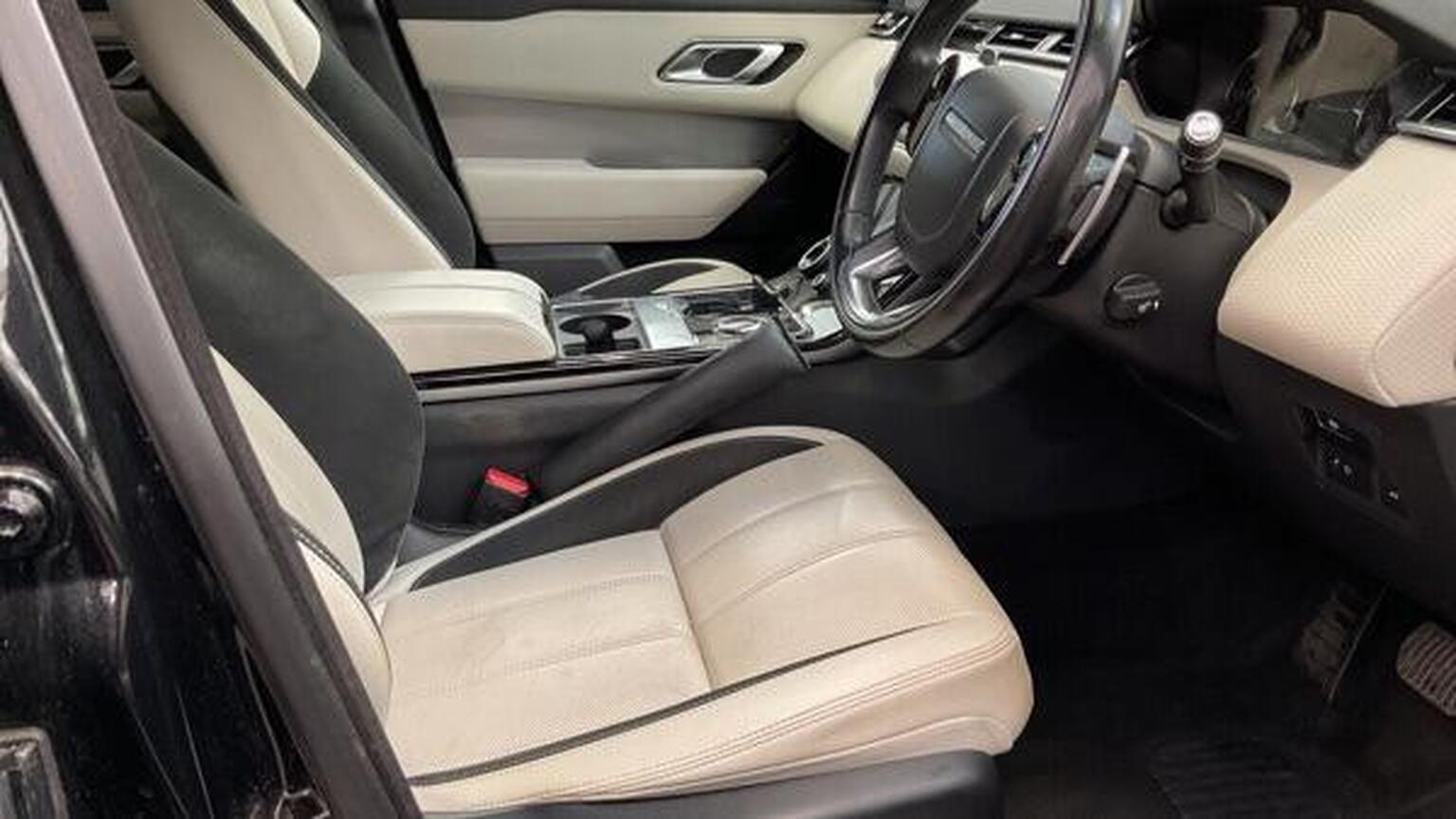 2018 Land Rover RANGE ROVER VELAR 2.0 D240 R-Dynamic S Auto 4WD Euro 6 (s/s) 5dr, exterior view 3