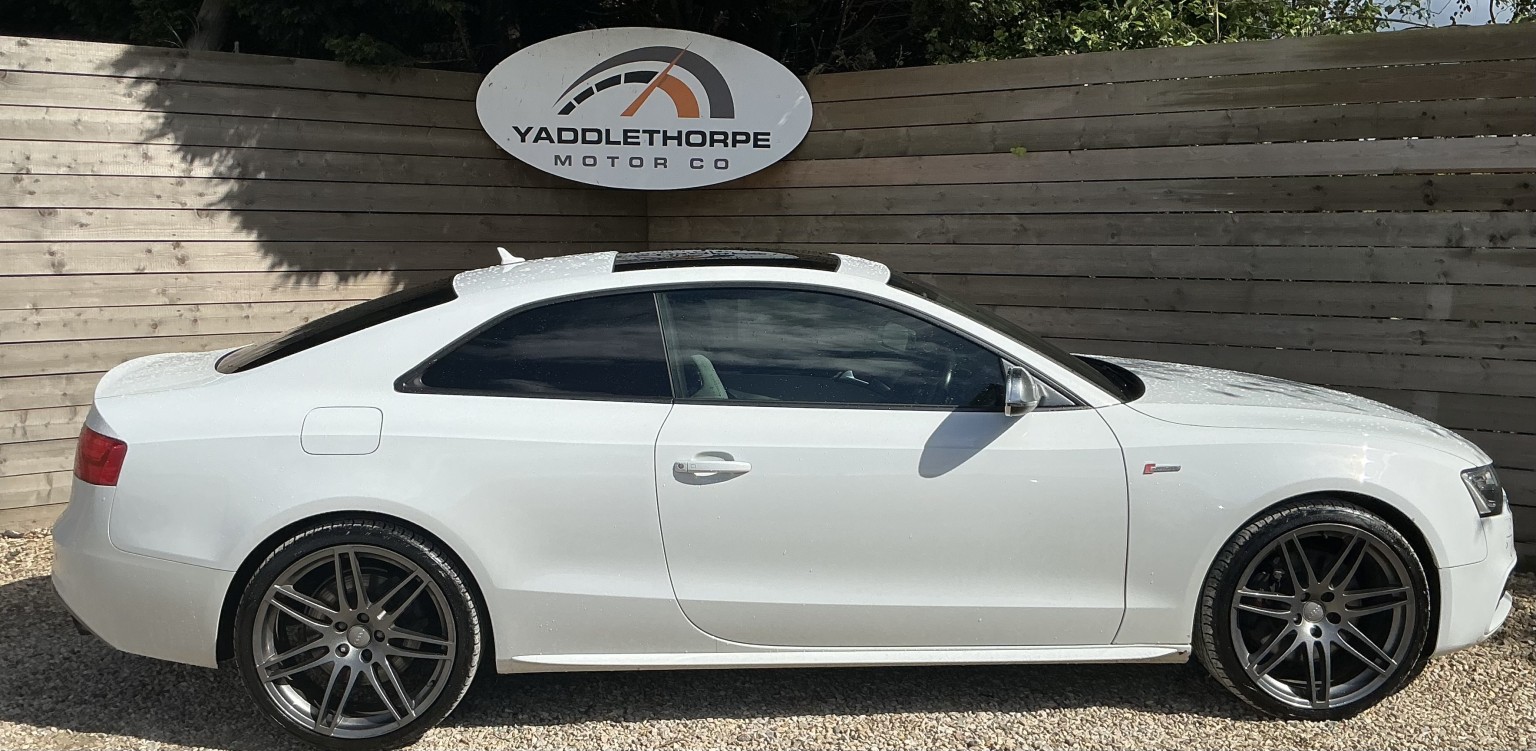 2013 Audi S5 3.0 TFSI V6 Black Edition, exterior view 2