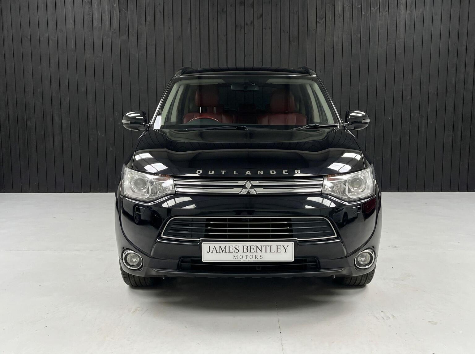 2015 Mitsubishi OUTLANDER 2.0h 12kWh GX5h CVT 4WD Euro 5 (s/s) 5dr, exterior view 2