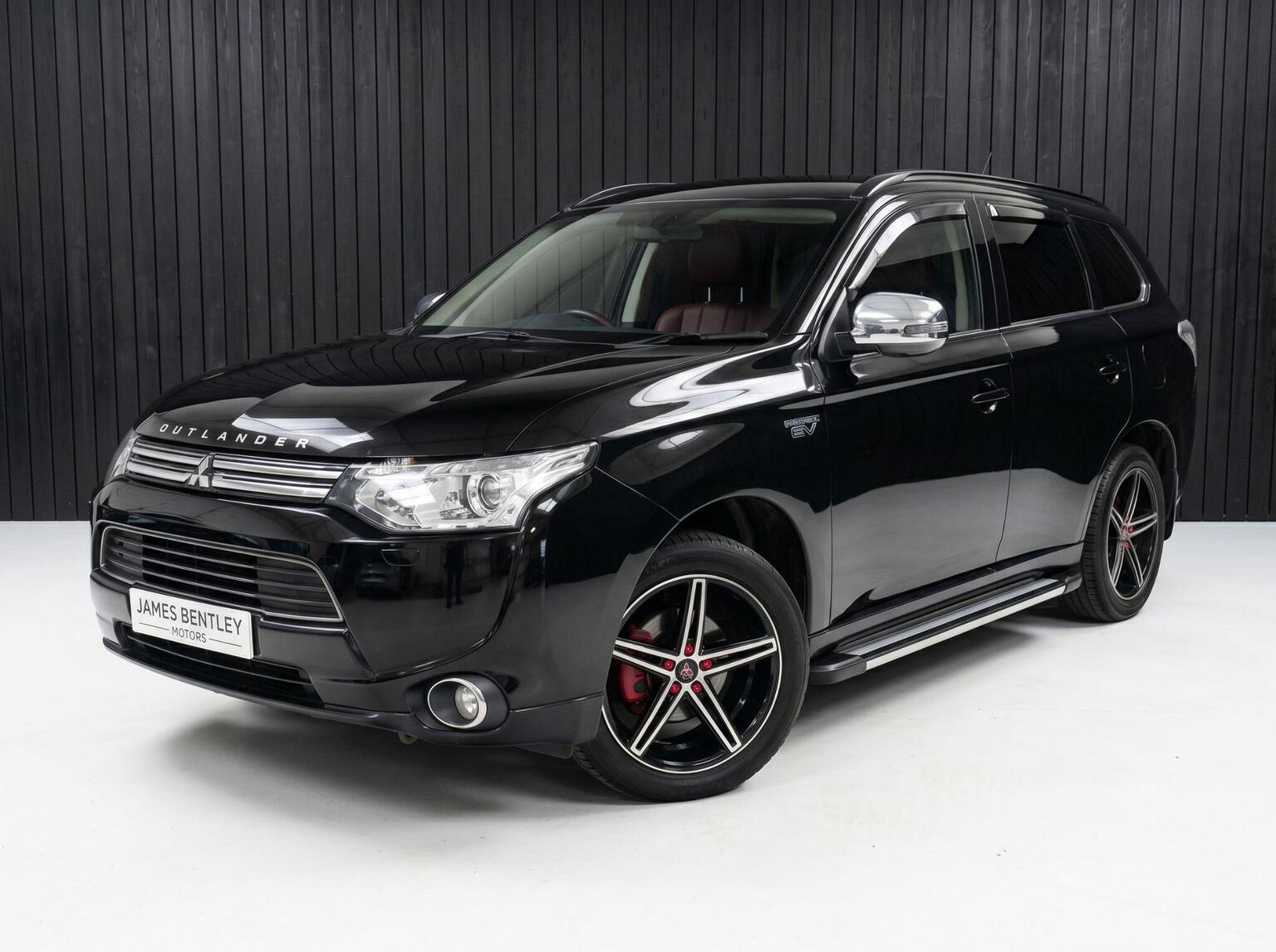 2015 Mitsubishi OUTLANDER 2.0h 12kWh GX5h CVT 4WD Euro 5 (s/s) 5dr, exterior view 3