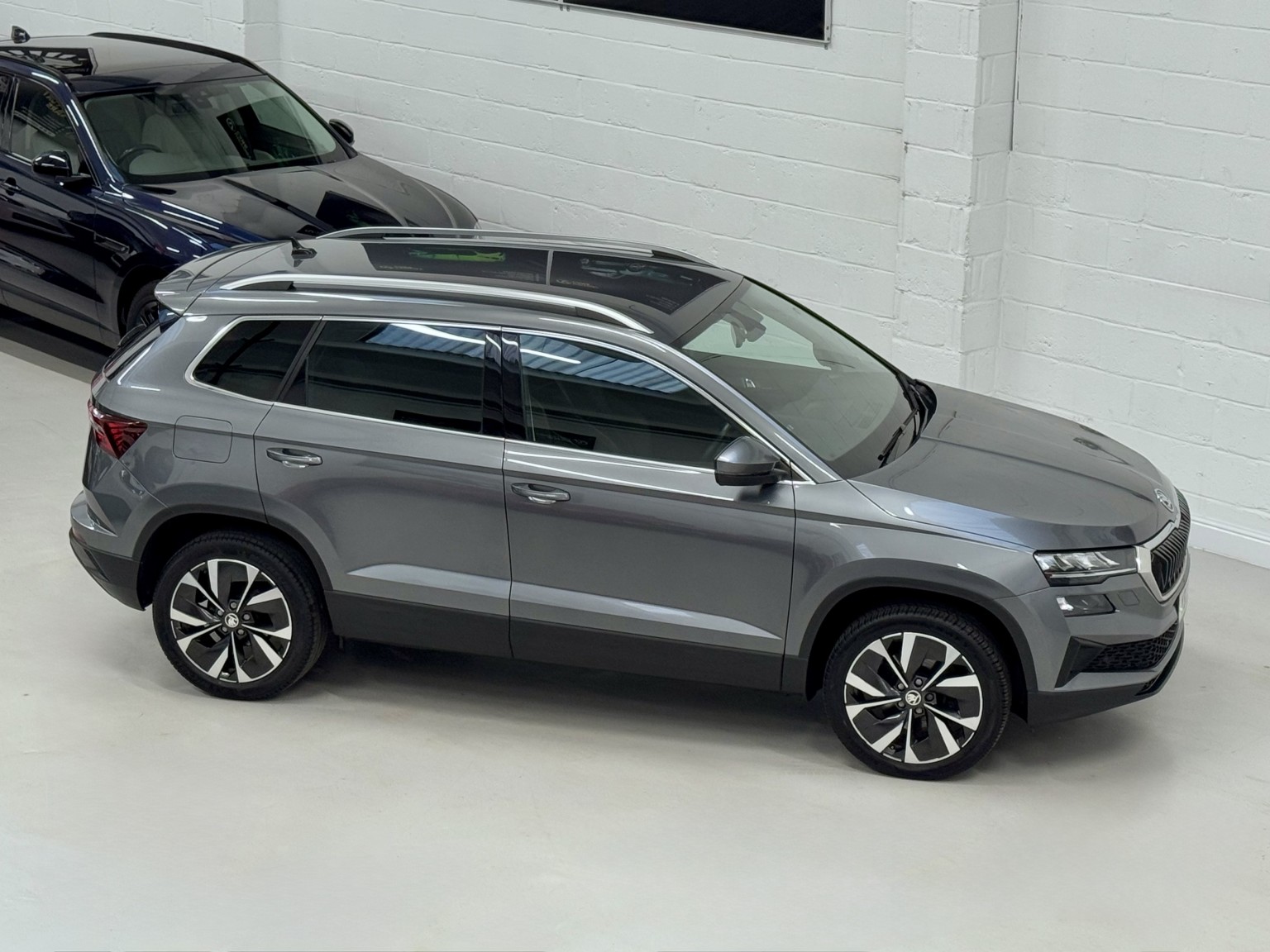 2022 Skoda KAROQ 2.0 TDI SE L, exterior view 3