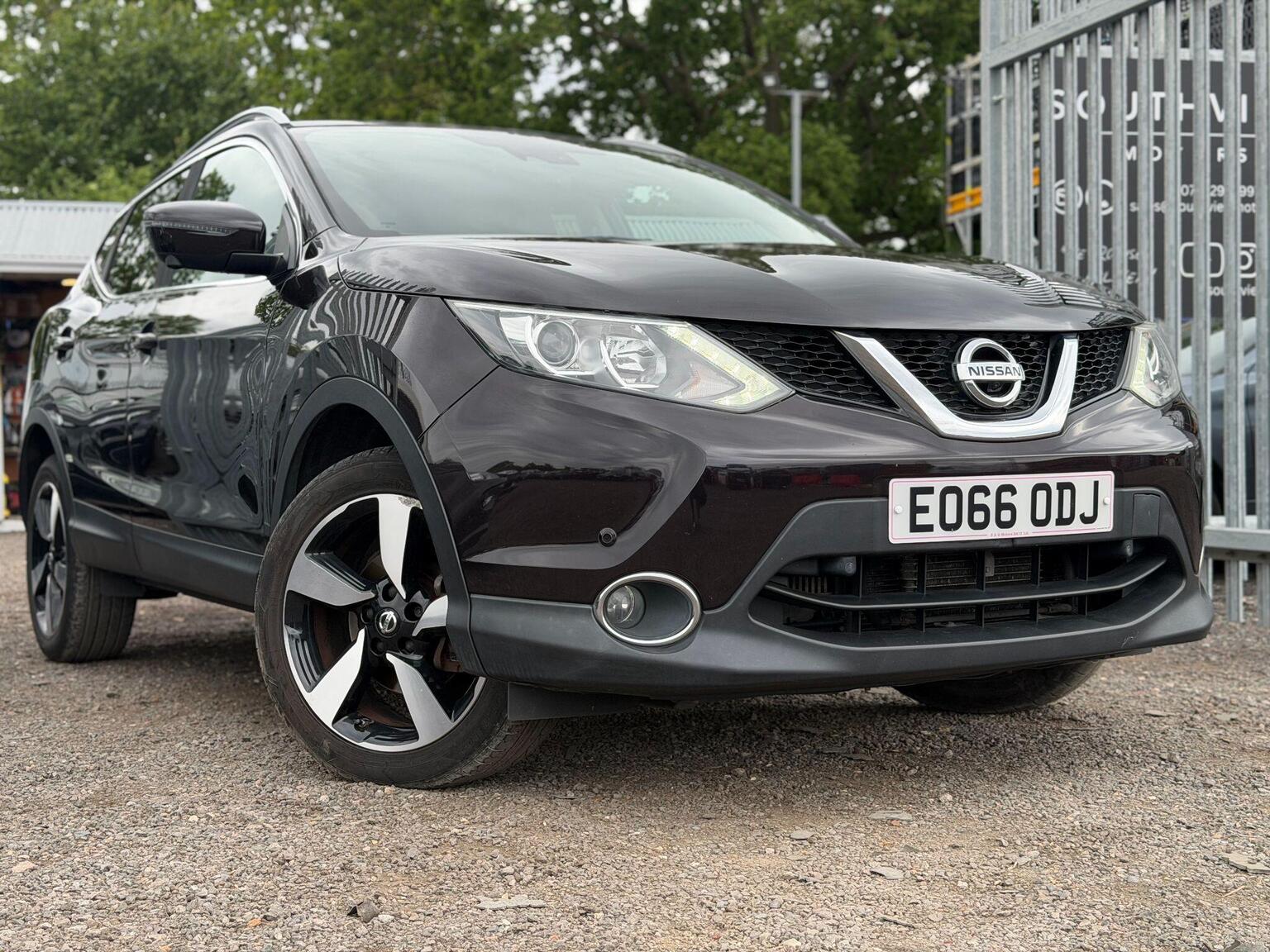 2016 NISSAN QASHQAI 1.6 dCi N-Connecta XTRON 2WD Euro 6 (s/s) 5dr