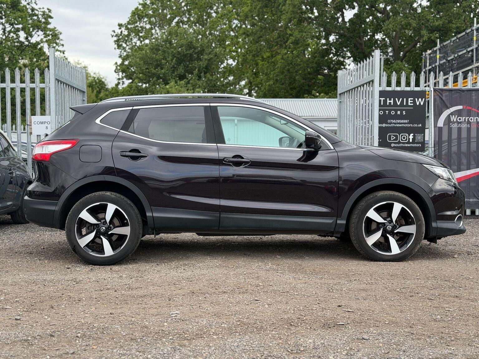 2016 Nissan QASHQAI 1.6 dCi N-Connecta XTRON 2WD Euro 6 (s/s) 5dr, exterior view 4