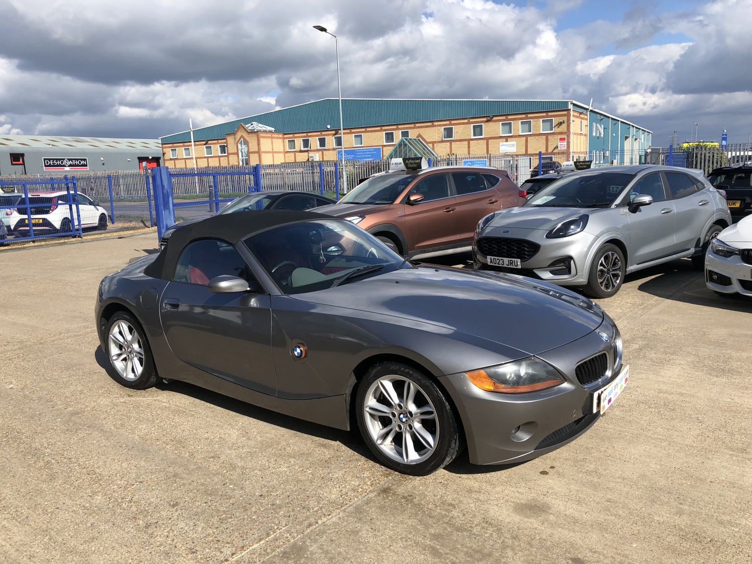 2003 BMW Z4 2.2 Z4 2.2i SE Roadster, exterior view 2