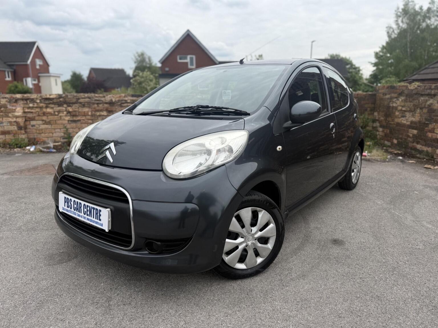 2010 Citroen C1 1.0i VTR+ Euro 4 5dr, exterior view 2