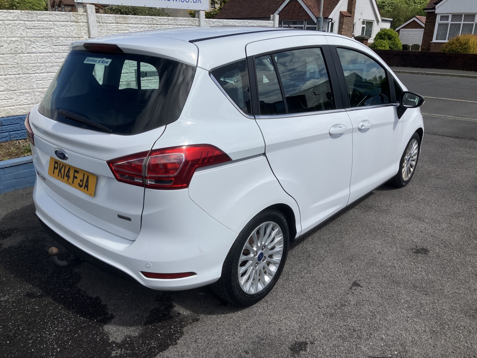 2014 Ford B-MAX 1.0 T EcoBoost Titanium, exterior view 2