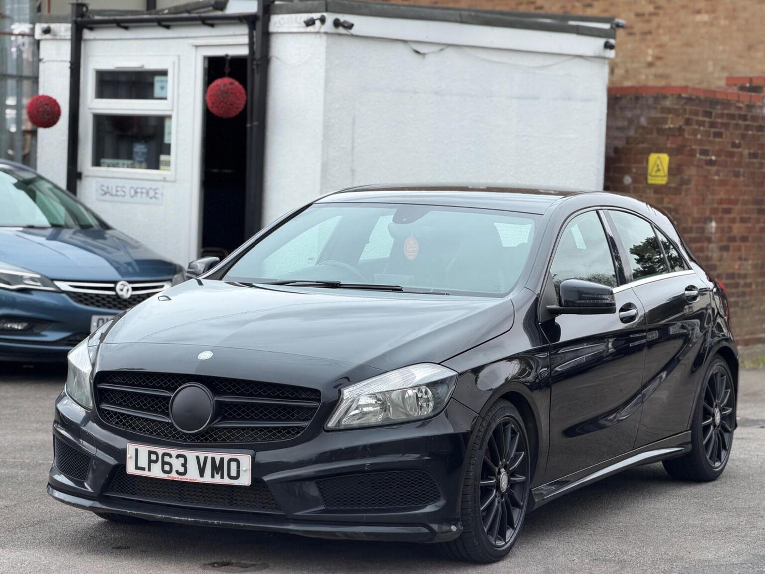 2014 Mercedes-Benz A CLASS 1.8 A200 CDI AMG Sport Euro 5 (s/s) 5dr, exterior view 3