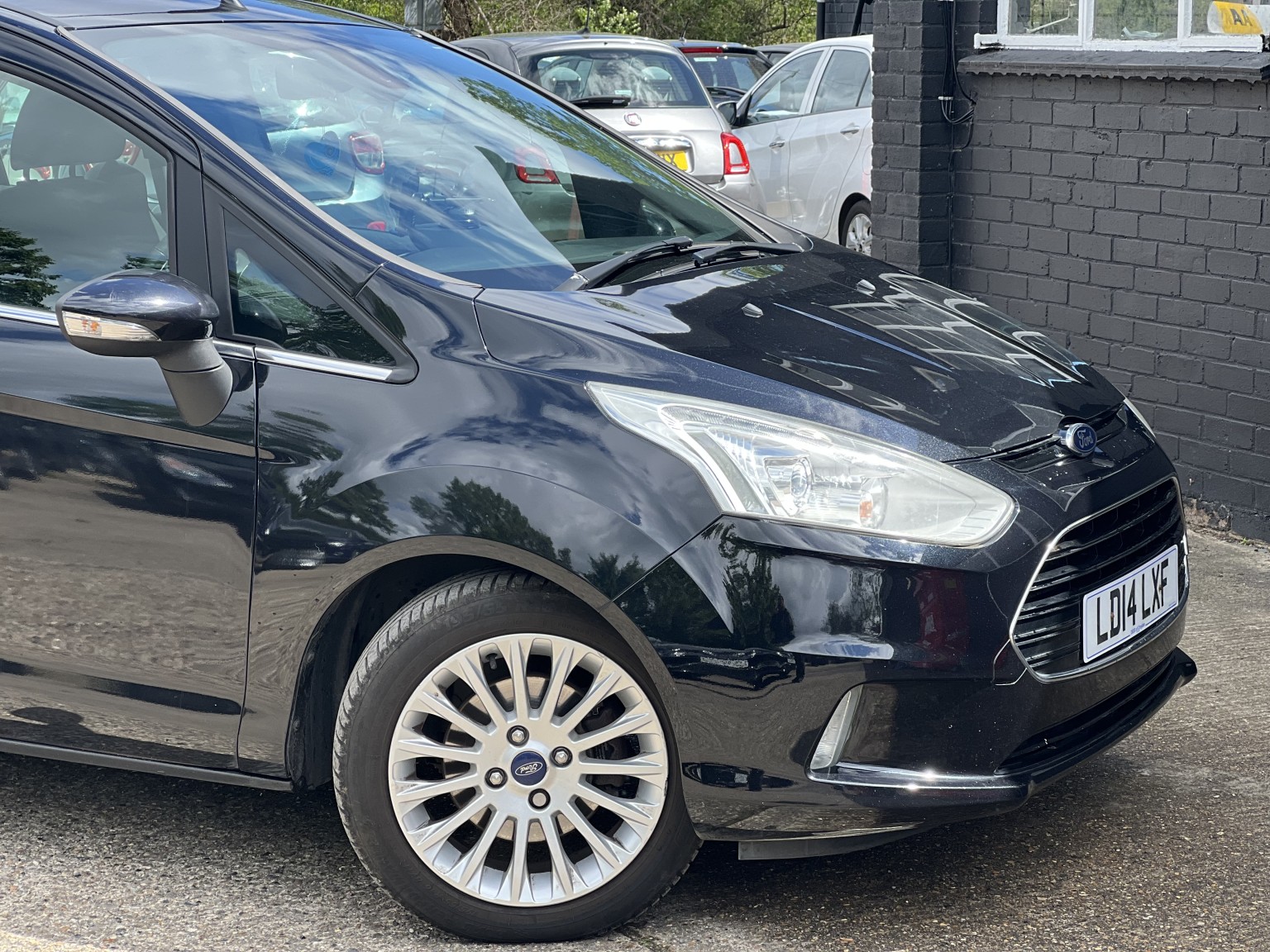 2014 Ford B-MAX 1.6 Titanium, exterior view 3