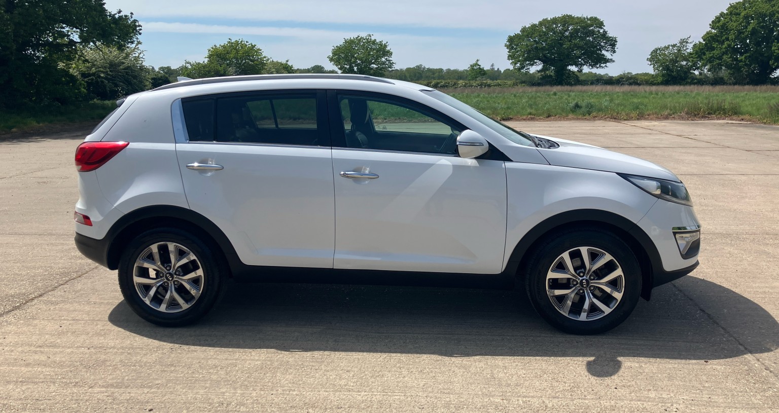 2015 Kia SPORTAGE 1.7 CRDi EcoDynamics Axis Edition, exterior view 3