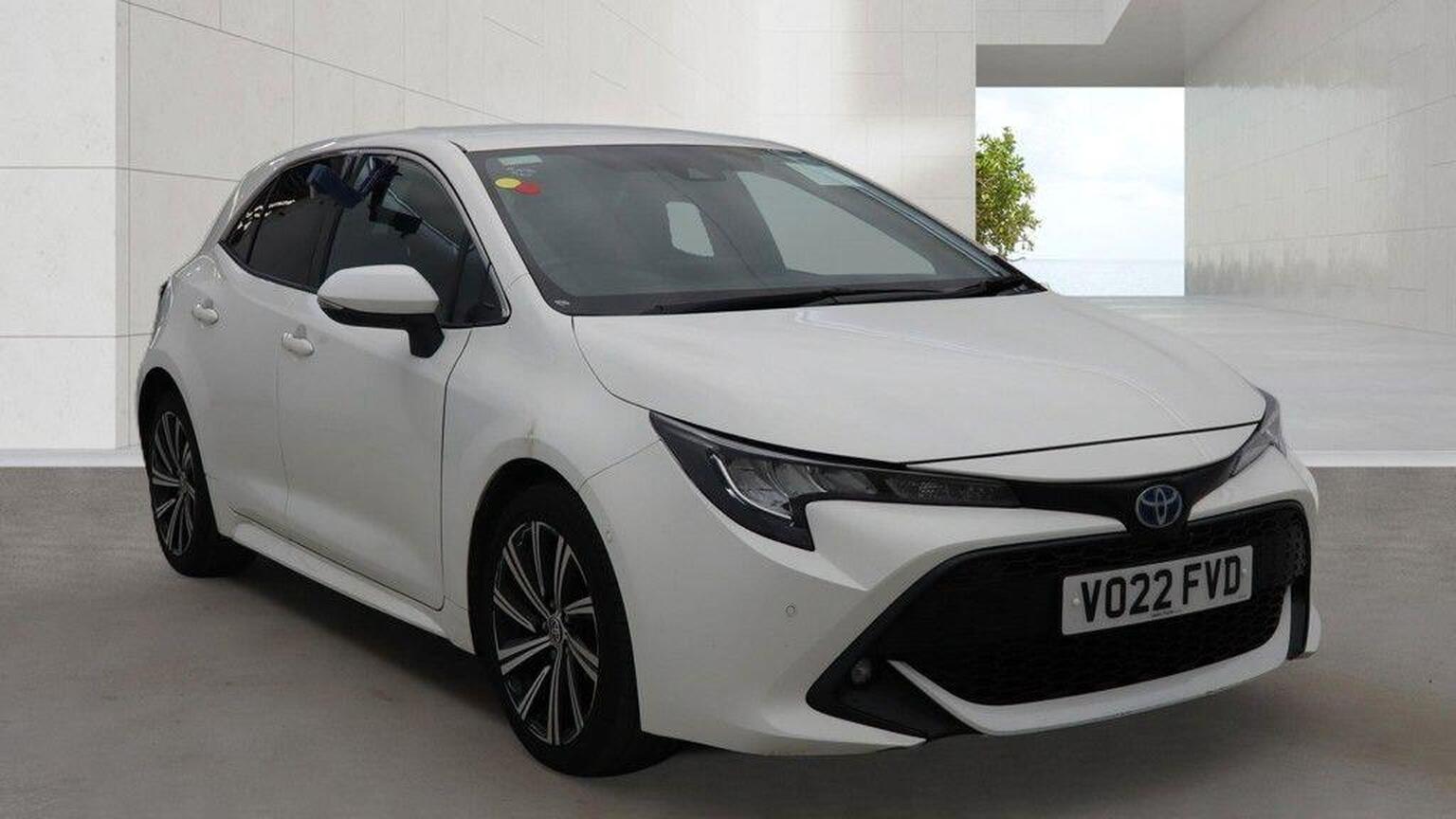 2022 Toyota COROLLA 1.8 VVT-h Design CVT Euro 6 (s/s) 5dr, exterior view 2