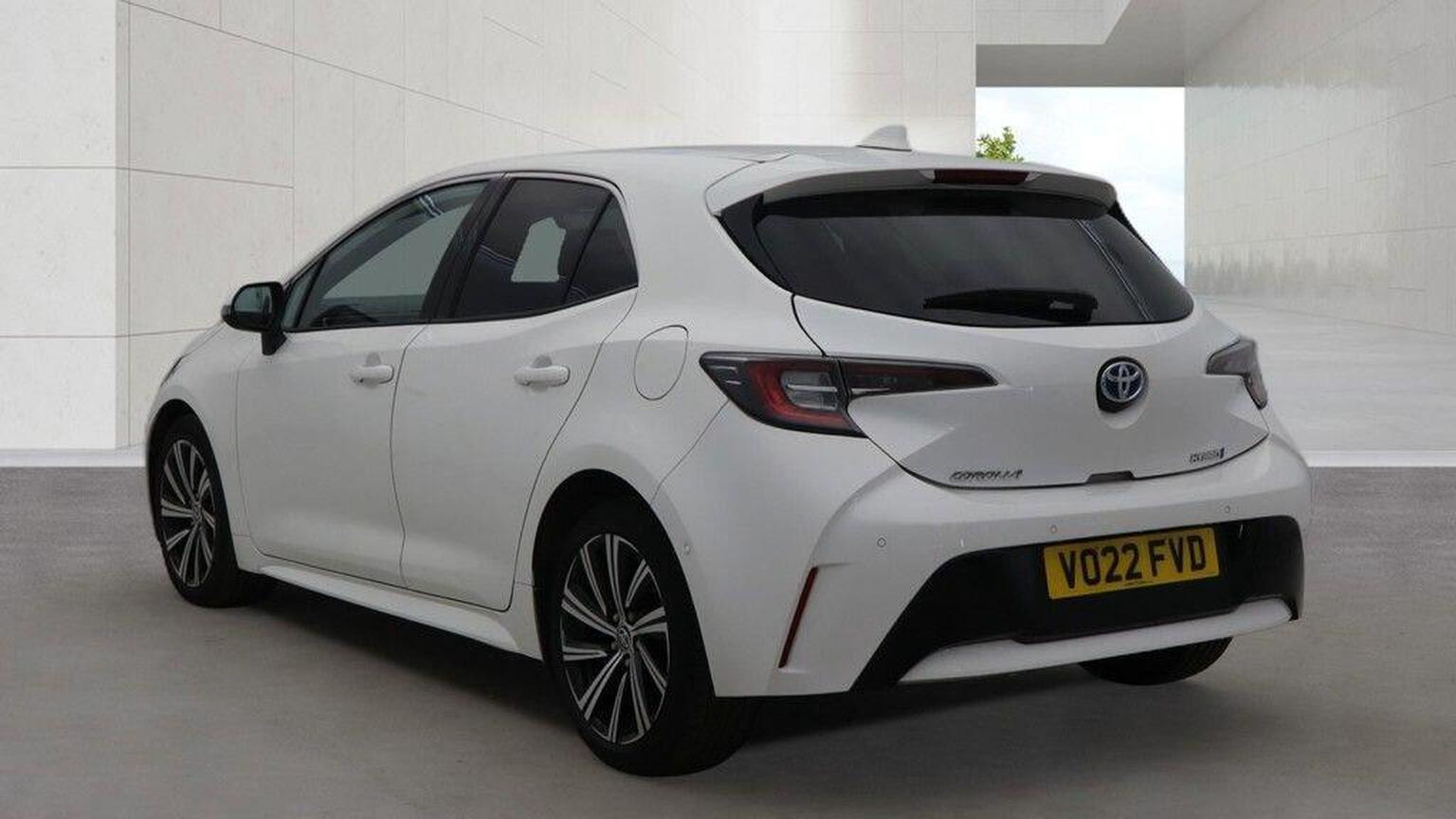 2022 Toyota COROLLA 1.8 VVT-h Design CVT Euro 6 (s/s) 5dr, exterior view 4