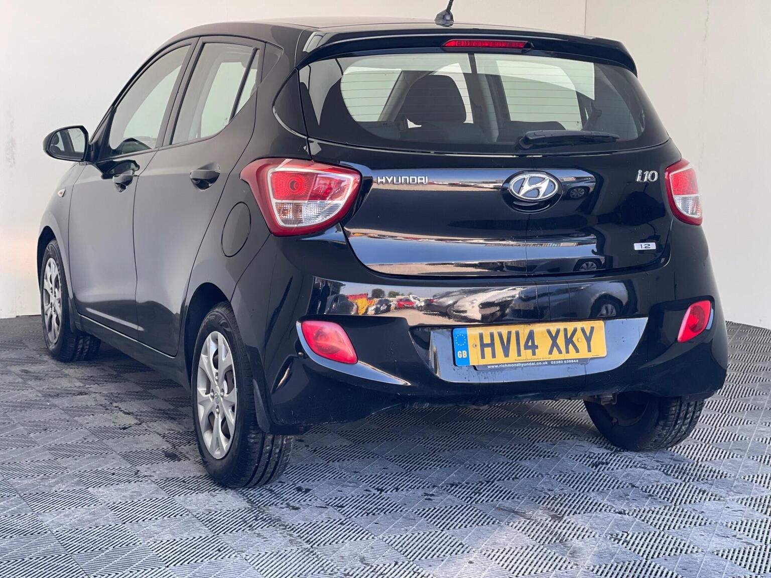 2014 Hyundai I10 1.2 SE Auto Euro 5 5dr, exterior view 4